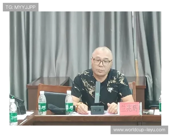 广州足球新媒体运营案例:如何将职业敏锐与人文关怀融合,打造触动用户内心的内容? 广州足球新媒体运营案例:如何将职业敏锐与人文关怀融合,打造触动用户内心的内容?